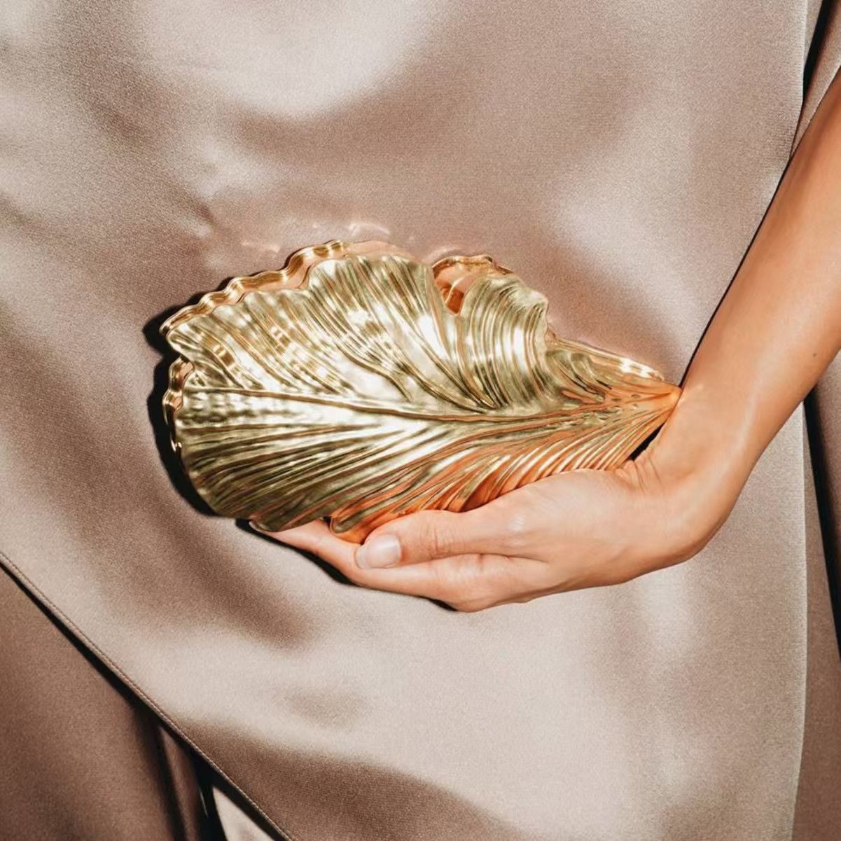 Women'S Young Fashion - Luxury Golden Fashion Acrylic Leaf Metal