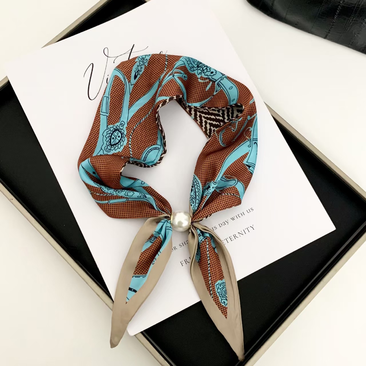 Women'S Fashion Korea - Korean Style Elegant Pearl Magnetic Scarf